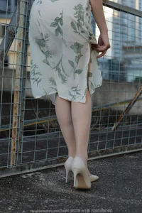 Elegant Model Xiao Jie in IESS Collection: Delicate Sheer Fashion Aesthetics - image 61