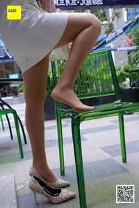 IESS Si Xiang Jia 235 Featuring Zi Zi: A Study in Elegance - image 94
