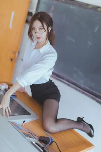 Elegant Portrait Photography: YiTuYu Art Language Vol.5961 featuring Hei Chuan - image 1