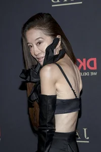 Vera Wang Stuns Red Carpet Bare-Faced: Ageless Queen of Bridal Fashion - image 3
