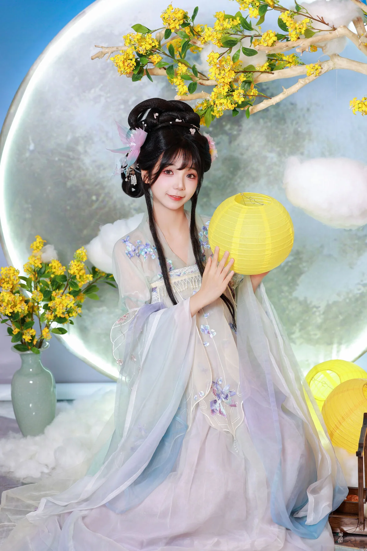 Exploring Artistic Elegance in YiTuYu Art Language Vol.7860 Featuring Jie Ruan Tang