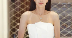 Popular Actress Stuns as an Absolute Goddess at Luxury Brand Event - image 4