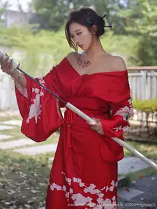 Jin Yun Xi Yuki: Enchanting Beauty in a Fiery Red Kimono, Captivating Every Gaze - XiuRen No.10683 - image 20
