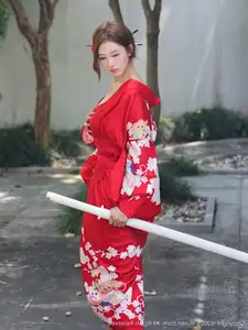 Jin Yun Xi Yuki: Enchanting Beauty in a Fiery Red Kimono, Captivating Every Gaze - XiuRen No.10683 - image 48