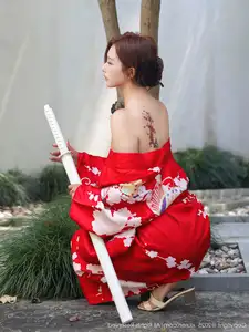 Jin Yun Xi Yuki: Enchanting Beauty in a Fiery Red Kimono, Captivating Every Gaze - XiuRen No.10683 - image 11