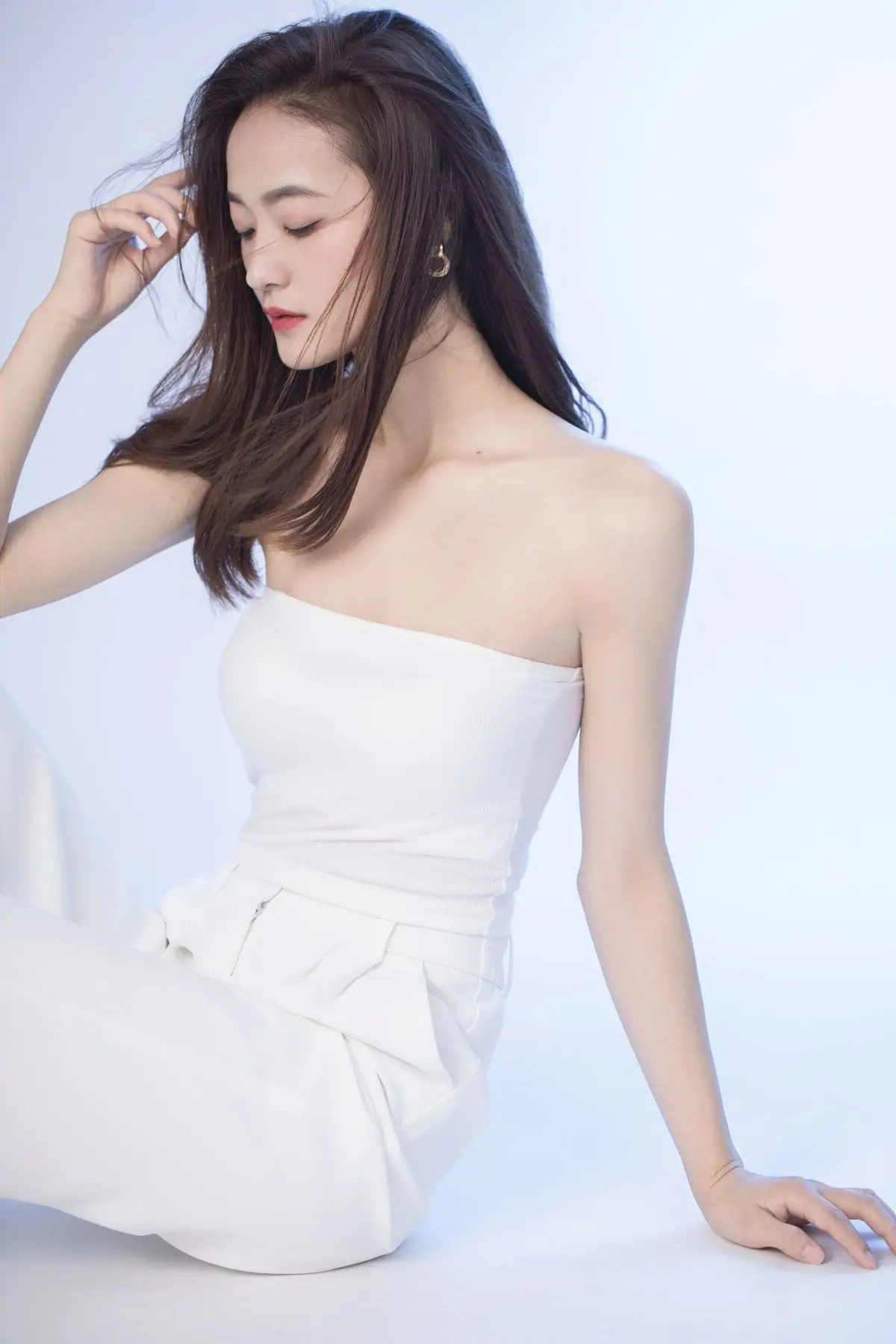 Zhou Xu Xu: Captivating Beauty in YiTuYu Vol.8586 – Discover the Allure 0023