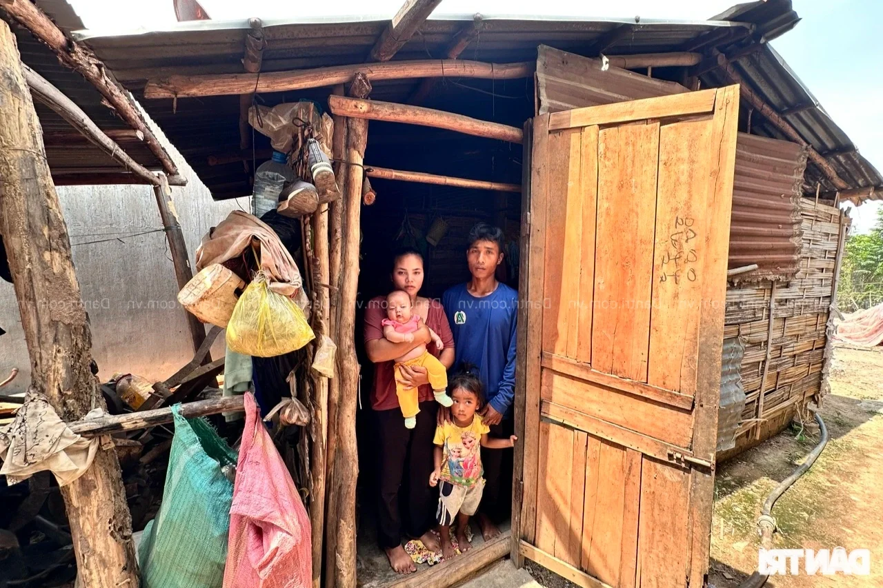 Generous Community Helps Build New Home for Impoverished Family
