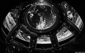 Breathtaking Photos of Astronauts in Space: Capturing the Beauty and Danger of the Cosmos - image 0