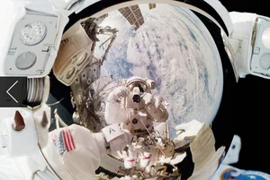 Breathtaking Photos of Astronauts in Space: Capturing the Beauty and Danger of the Cosmos - image 5