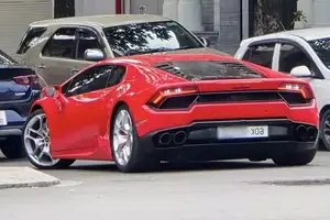 Experience the Fiery Red Lamborghini Huracan LP580-2: A Supercar Masterpiece for a Dong Nai Tycoon - image 1