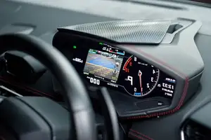 Experience the Fiery Red Lamborghini Huracan LP580-2: A Supercar Masterpiece for a Dong Nai Tycoon - image 6