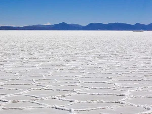 Exploring the Wonders of Salar de Uyuni: The World's Largest Salt Flat - image 5