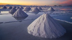 Exploring the Wonders of Salar de Uyuni: The World's Largest Salt Flat - image 7