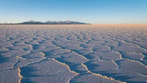 Exploring the Wonders of Salar de Uyuni: The World's Largest Salt Flat - image 8