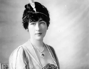 The Beautiful Heiress Obsessed with Diamonds: Caught in a Deadly 'Curse' - image 3