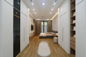 Modern Minimalist Urban Apartment Design: Elegant Interior Inspiration from Sea’s House for Sophisticated City Living - image 10