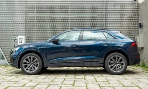 Audi Q8 S Line 2024 Arrives in Vietnam with Premium Pricing - image 4