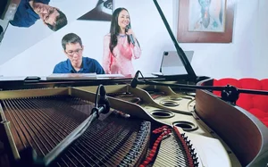 Diva Hong Nhung Hosts Intimate Livestream Celebrating Trinh Cong Son - image 3