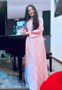 Diva Hong Nhung Hosts Intimate Livestream Celebrating Trinh Cong Son - image 4