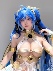 Stunning Shui Miao Aqua Cosplay - Exclusive Selfie Tier Luno Photo Collection for Fans of Aesthetic Portraiture and High-Quality Cosplay Photography - image 3