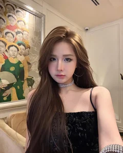 Tuyen Quang Beauty Stuns Social Media with Radiant Skin and Elegant Bikini Fashion Gallery - image 0