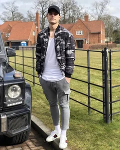Dynamic Fashion Style of the Swiss Football Team Captain - image 1