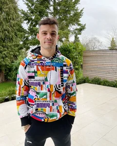 Dynamic Fashion Style of the Swiss Football Team Captain - image 2