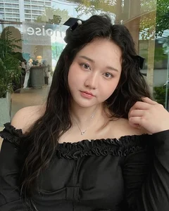Trúc Anh’s Fashion Evolution: The Mắt Biếc Star Returns with a Bold, Youthful, and Sophisticated New Look - image 4