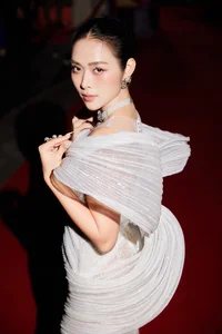 Vietnamese Star H’Hen Niê Checks Into the Sisters Who Make Waves Dormitory - image 3