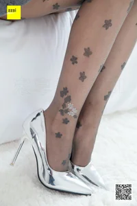IESS Sixiangjia 259 Jun Jun Floral Grey Silk Collection - image 33