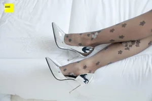 IESS Sixiangjia 259 Jun Jun Floral Grey Silk Collection - image 80