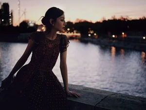 Dilraba Dilmurat Stuns as an Asian Rose at Paris Fashion Week - image 0