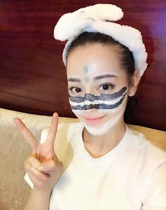 Dilraba Dilmurat Stuns as an Asian Rose at Paris Fashion Week - image 1
