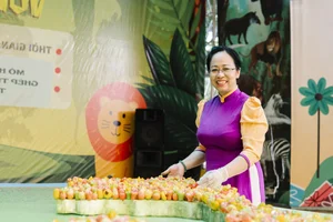 Hue Royal Cakes Set Vietnam Record: A Culinary Masterpiece from the Imperial City - image 8