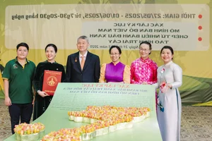 Hue Royal Cakes Set Vietnam Record: A Culinary Masterpiece from the Imperial City - image 5