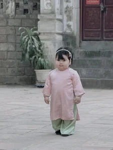 Adorable Toddler in Traditional Ao Dai Captures Hearts with Viral Photoshoot - image 7