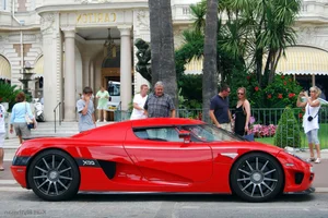 Rare Koenigsegg CCX Hypercar Worth Millions Spotted in Hai Phong, Vietnam - image 7
