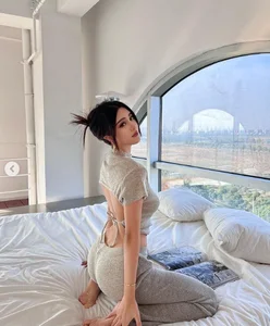 Stunning Chinese Influencer With AI-Like Physique Gains Massive Global Following - image 7