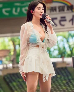 Kwon Eunbi Inspired AI Art Lookbook: Stunning Summer Fashion Gallery - image 1