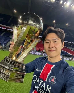 Lisa of BLACKPINK Sparks Viral Buzz Over Link to Top Korean World Cup Player - image 4