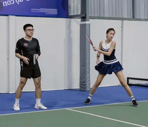 Vietnamese Star Updates: Thuy Tien's Health Crisis and Pham Huong in the US - image 44