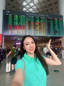 Vietnamese Star Updates: Thuy Tien's Health Crisis and Pham Huong in the US - image 50
