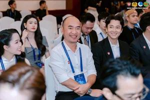 Vietnamese Star Updates: Thuy Tien's Health Crisis and Pham Huong in the US - image 8