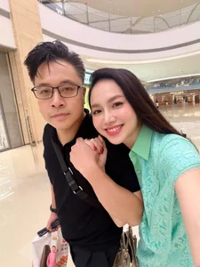Vietnamese Star Updates: Thuy Tien's Health Crisis and Pham Huong in the US - image 27