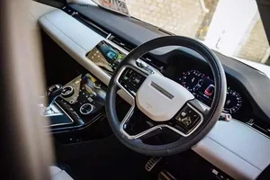 Range Rover Evoque L Discontinued with Massive Discounts Up to 804 Million VND - image 3