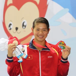 The Incredible Transformation of Swimmer Anh Vien into a Little Mermaid - image 2