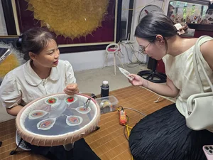 The Art of Turning Sacred Bodhi Leaves into Valuable Masterpieces - image 5