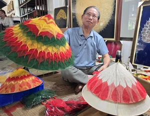 The Art of Turning Sacred Bodhi Leaves into Valuable Masterpieces - image 0