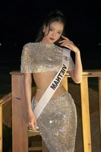 Vietnamese Beauty Queen Bui Khanh Linh Showcases Stunning Bikini Style - image 2