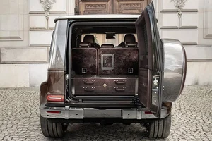 The Mercedes G-Viking: A Custom Super-SUV for Collectors of Rare and Powerful Vehicles - image 5